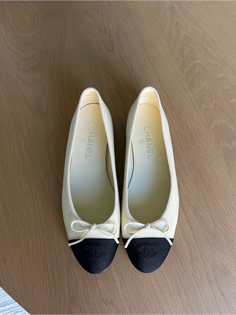 Chanel Authentic Ivory Ballet Flats Size 39 - Picture 15 of 15